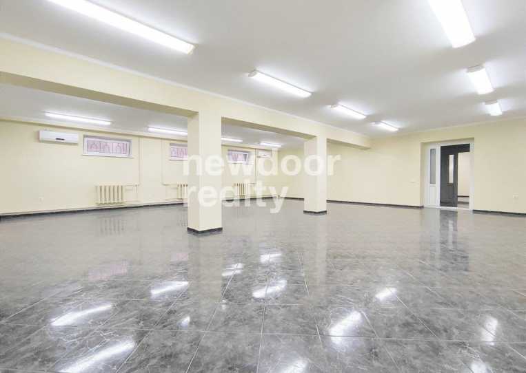 Коммерческая площадь