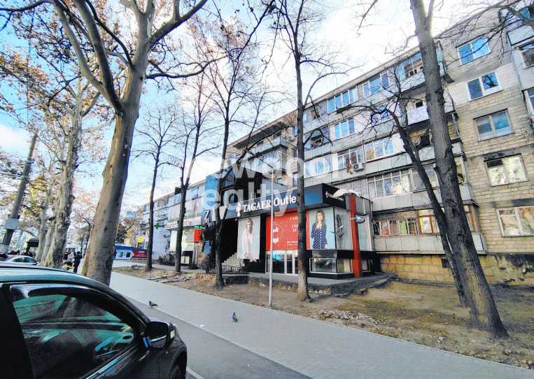 Коммерческая площадь