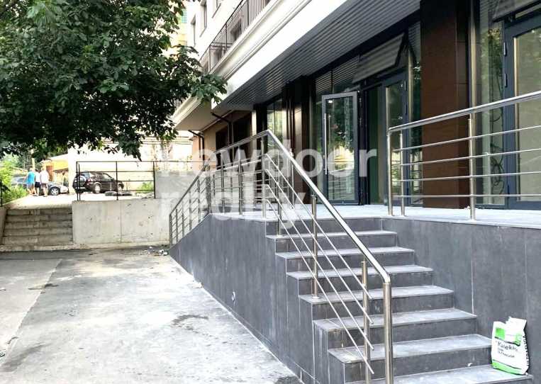 Коммерческая площадь